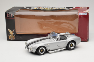 Shelby Cobra 427S/C Silber Mit Schwarzen Streifen Road Signature 1:18 92058 Metall – Bild 8 von 8