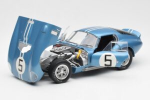 Shelby Cobra Daytona Coupe #5 D. Gurney / B. Bondurant 24 Hours of Le Mans 1964 Exoto 1:18 135190555498 Metall – Bild 2 von 8
