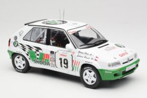 Skoda Felicia Kit Car #19 P. Sibera / P. Gross Tour de Corse 1995 IXO 1:18 18RMC149B Metall – Bild 4 von 6