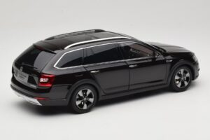 Skoda Octavia Mk4 Combi Braun Paudi Model 1:18 ZMR000005BRA Metall – Bild 3 von 8