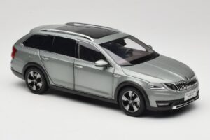 Skoda Octavia Mk4 Combi Grün Paudi Model 1:18 ZMR000005GRU Metall – Bild 6 von 8
