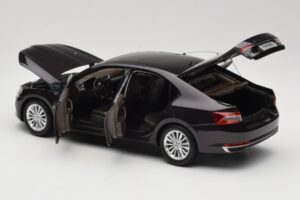 Skoda Superb Mk3 Schwarz Paudi Model 1:18 ZSS000006BLA Metall – Bild 5 von 8