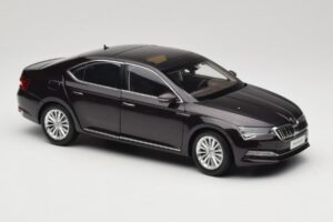 Skoda Superb Mk3 Schwarz Paudi Model 1:18 ZSS000006BLA Metall – Bild 6 von 8