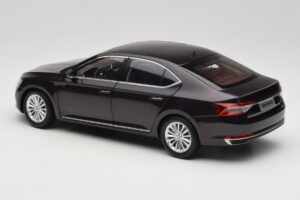 Skoda Superb Mk3 Schwarz Paudi Model 1:18 ZSS000006BLA Metall – Bild 7 von 8