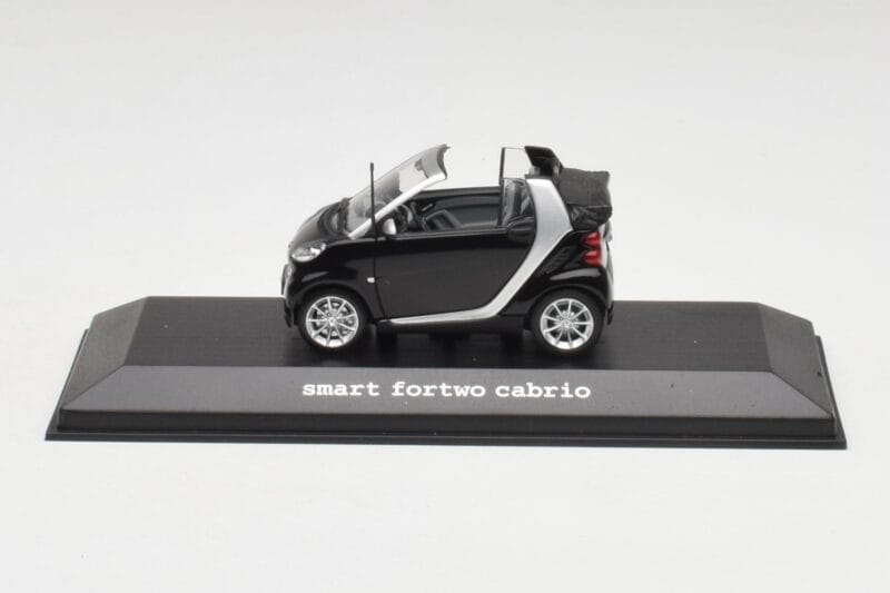 Smart Fortwo Cabrio Tief Schwarz Minichamps 1:43 Q0022561V001C18Q00 Metall