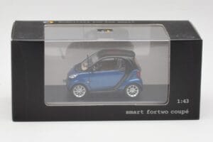 Smart Fortwo Coupe Aqua Blau Metallic & Schwarz Minichamps 1:43 Q0022558V001C77Q00 Metall – Bild 4 von 4