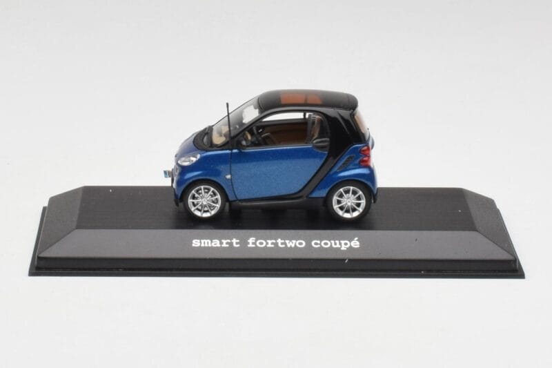 Smart Fortwo Coupe Aqua Blau Metallic & Schwarz Minichamps 1:43 Q0022558V001C77Q00 Metall