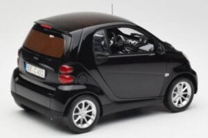 Smart Fortwo Coupe W451 Deep Schwarz Minichamps 1:18 Q0022563V001C02Q00 Metall – Bild 3 von 8