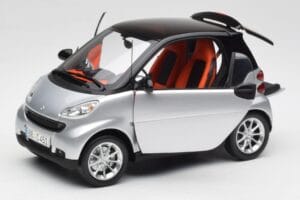 Smart Fortwo Coupe W451 Silber & Schwarz Minichamps 1:18 Q0022528V001C75Q00 Metall – Bild 2 von 8
