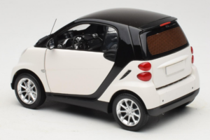 Smart Fortwo 451 Coupe Weiss Schwarz Minichamps 1:18 150036302 Metall – Bild 7 von 8