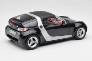 Smart Roadster Dunkelblau Bburago 1:18 34917 Metall – Bild 3 von 8