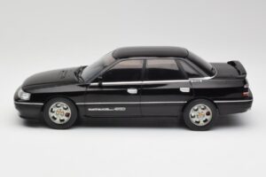 Subaru Legacy RS Schwarz IXO 1:18 18CMC131A Metall – Bild 3 von 6