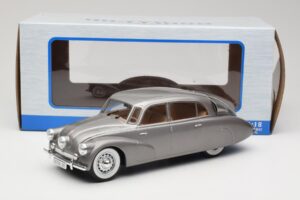 Tatra 87 Grau MCG 1:18 MCG18068 Metall – Bild 6 von 6