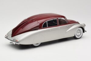 Tatra 87 Silber & Dunkelrot MCG 1:18 MCG18067 Metall – Bild 2 von 6