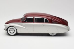 Tatra 87 Silber & Dunkelrot MCG 1:18 MCG18067 Metall – Bild 3 von 6
