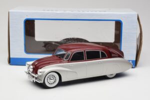 Tatra 87 Silber & Dunkelrot MCG 1:18 MCG18067 Metall – Bild 6 von 6