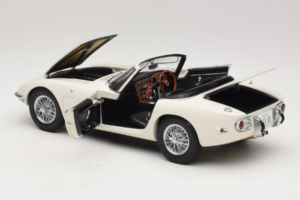 Toyota 2000 GT Cabriolet Weiss James Bond Collection AUTOart 1:18 78731 Metall – Bild 5 von 8