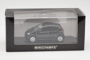 Toyota Aygo AB10 Schwarz Minichamps 1:43 400166401 Metall – Bild 4 von 4