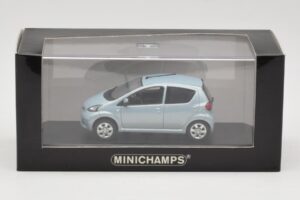Toyota Aygo Light Blue Metallic Minichamps 1:43 TOYOTA012 Metall – Bild 4 von 4