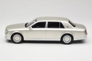 Toyota Century Silver Metallic Kyosho 1:18 KSR18036S Metall – Bild 3 von 6