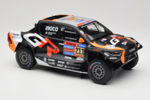 Toyota GR DKR Hilux Evo #211 H. Lategan / B. Cummings Rally Dakar 2025 IXO 1:18 18RMC237 Metall – Bild 4 von 6