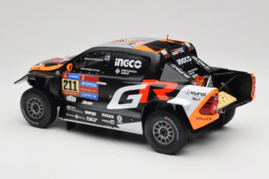 Toyota GR DKR Hilux Evo #211 H. Lategan / B. Cummings Rally Dakar 2025 IXO 1:18 18RMC237 Metall – Bild 5 von 6
