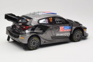 Toyota GR Yaris Rally1 #17 Toyota Gazoo Racing WRT S. Ogier / V. Landais Rally Finland 2024 IXO 1:18 18RMC216 Metall – Bild 2 von 6