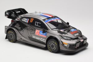 Toyota GR Yaris Rally1 #17 Toyota Gazoo Racing WRT S. Ogier / V. Landais Rally Finland 2024 IXO 1:18 18RMC216 Metall – Bild 4 von 6