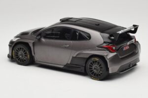Toyota GR Yaris Rally2 Grau IXO 1:18 18CMC210 Metall – Bild 5 von 6