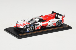 Toyota GR010 Hybrid Hypercar #8 S. Buemi / B. Hartley / R. Hirakawa Toyota Gazoo Racing 24 Hours of Le Mans 2023 Spark 1:43 T – Bild 3 von 4