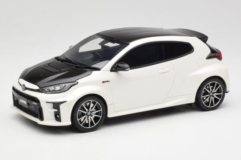 Toyota GRMN Yaris Rally Package Weiss Otto 1:18 OT1071 Resin