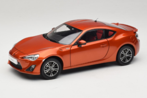 Toyota GT86 Rot Century Dragon 1:18 CD01 Metall