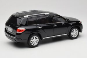 Toyota Highlander XU40 Schwarz Paudi Model 1:18 2043612-B1 Metall – Bild 3 von 8