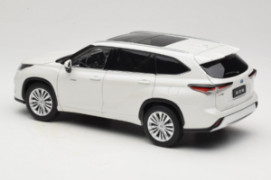Toyota Highlander XU70 Weiss OEM 1:18 26071-2011 Metall – Bild 7 von 8