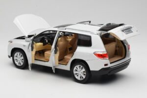 Toyota Highlander XU40 Weiss Paudi Model 1:18 2043612-W1 Metall – Bild 5 von 8