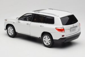 Toyota Highlander XU40 Weiss Paudi Model 1:18 2043612-W1 Metall – Bild 7 von 8