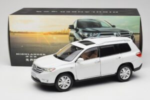 Toyota Highlander XU40 Weiss Paudi Model 1:18 2043612-W1 Metall – Bild 8 von 8