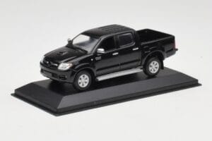 Toyota Hilux Schwarz Minichamps 1:43 400166662 Metall – Bild 2 von 4