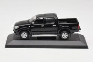 Toyota Hilux Schwarz Minichamps 1:43 400166662 Metall