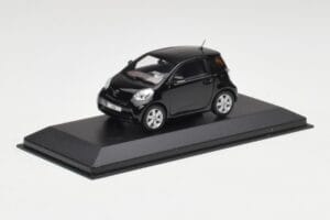 Toyota iQ Schwarz Mica Minichamps 1:43 403166803 Metall – Bild 2 von 4