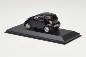 Toyota iQ Schwarz Mica Minichamps 1:43 403166803 Metall – Bild 3 von 4