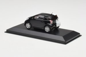 Toyota iQ Schwarz & Weiß Genfer Autosalon 2009 Minichamps 1:43 400166801 Metall – Bild 3 von 4