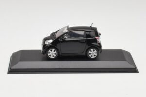 Toyota iQ Schwarz & Weiß Genfer Autosalon 2009 Minichamps 1:43 400166801 Metall