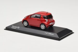 Toyota iQ Rot Minichamps 1:43 400166800 Metall – Bild 3 von 4