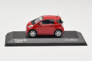Toyota iQ Rot Minichamps 1:43 400166800 Metall