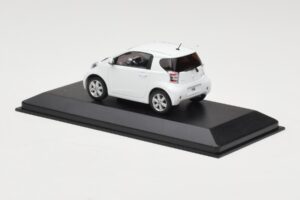 Toyota iQ Weiss Minichamps 1:43 TOYOTA009 Metall – Bild 3 von 4