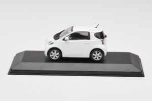 Toyota iQ Weiss Minichamps 1:43 TOYOTA009 Metall