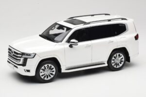 Toyota Land Cruiser J300 ZX Weiss LCD 1:18 LCD18013-ZX-WH Metall