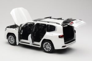 Toyota Land Cruiser J300 ZX Weiss LCD 1:18 LCD18013-ZX-WH Metall – Bild 5 von 8
