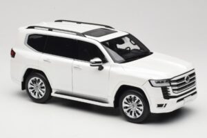 Toyota Land Cruiser J300 ZX Weiss LCD 1:18 LCD18013-ZX-WH Metall – Bild 6 von 8